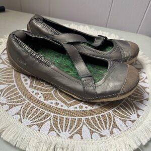 CUSHE Women's LEATHER slip on SHOES Brown Size 7